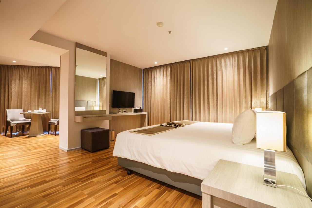 New Season Square Hotel Хат'яй Екстер'єр фото
