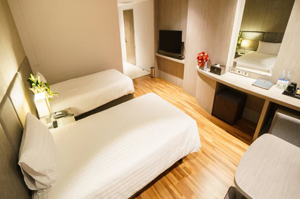 New Season Square Hotel Хат'яй Екстер'єр фото
