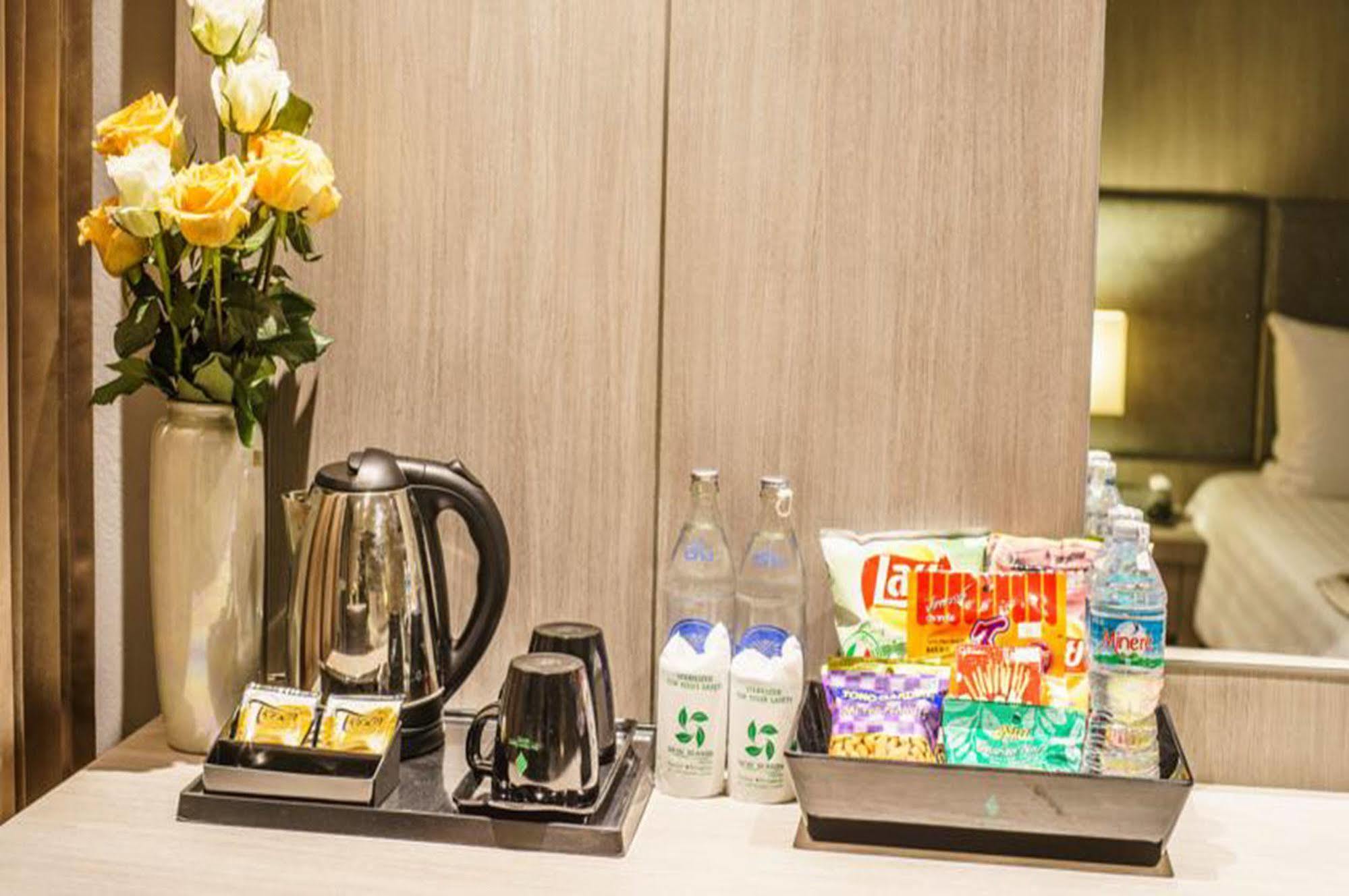 New Season Square Hotel Хат'яй Екстер'єр фото
