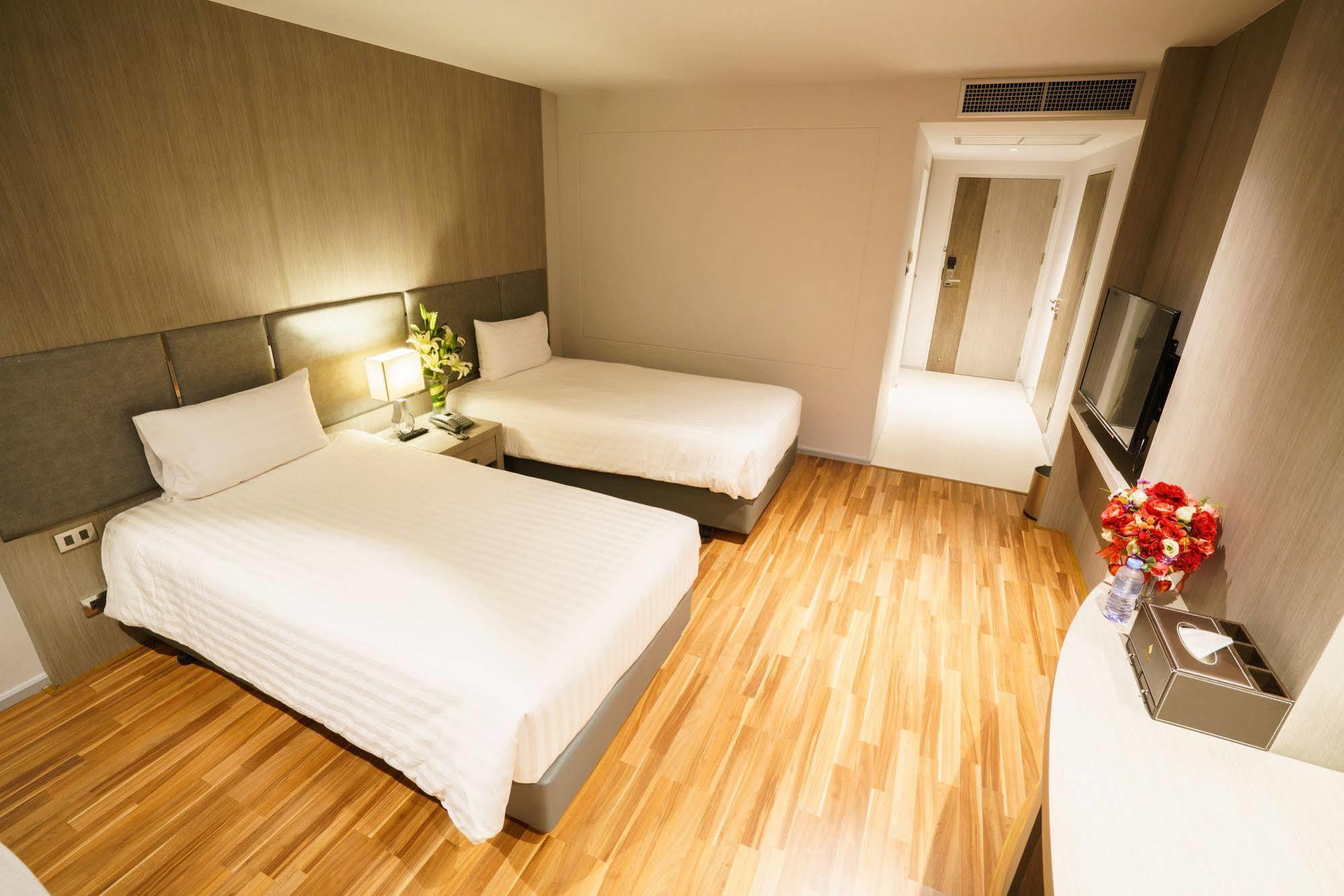 New Season Square Hotel Хат'яй Екстер'єр фото