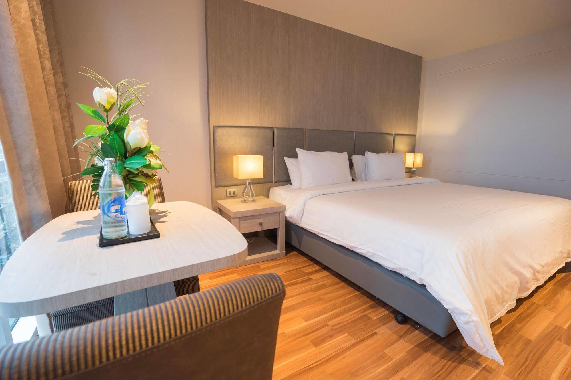 New Season Square Hotel Хат'яй Екстер'єр фото