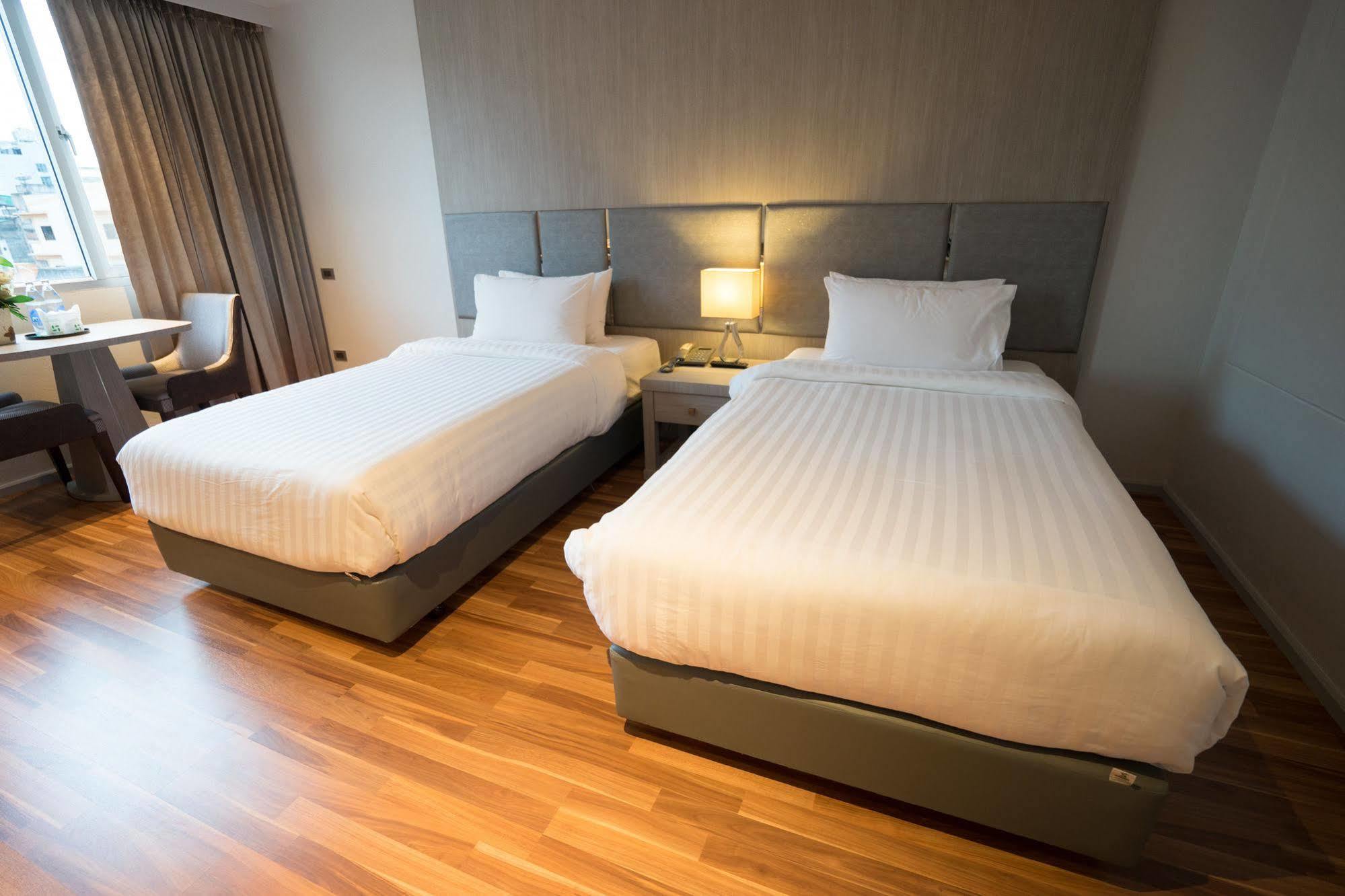 New Season Square Hotel Хат'яй Екстер'єр фото